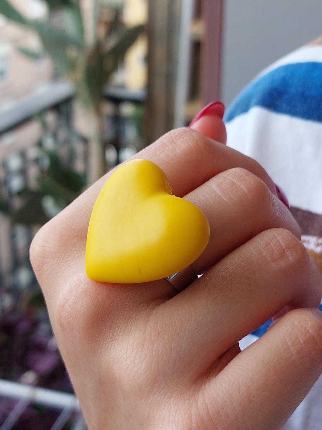 Anello cuore 3d giallo