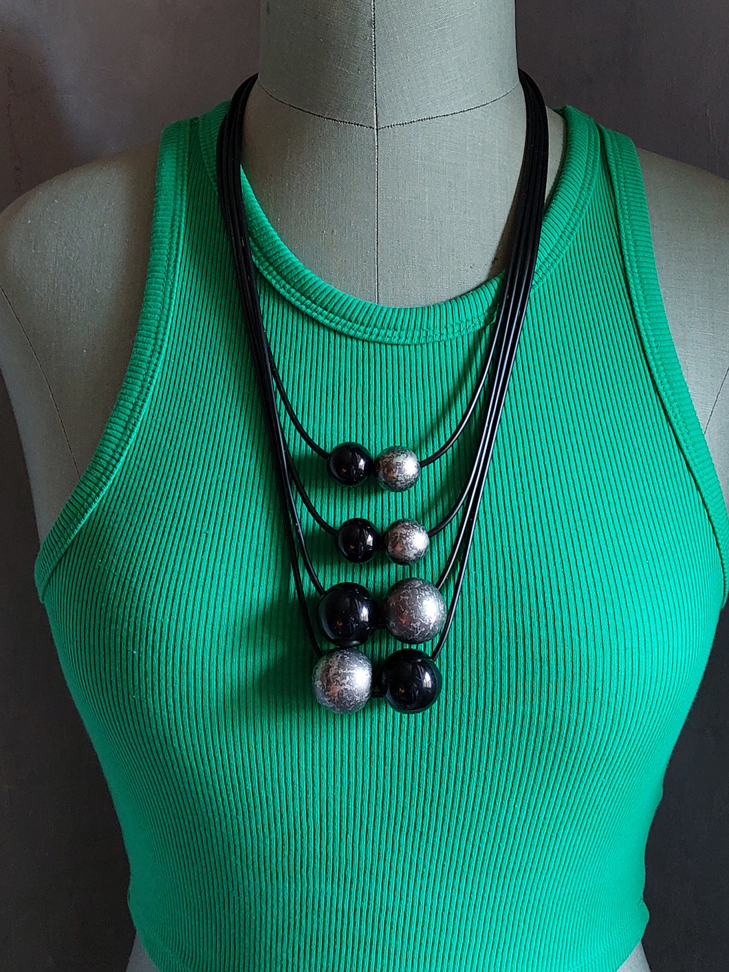 Collana noodles simple black & gray