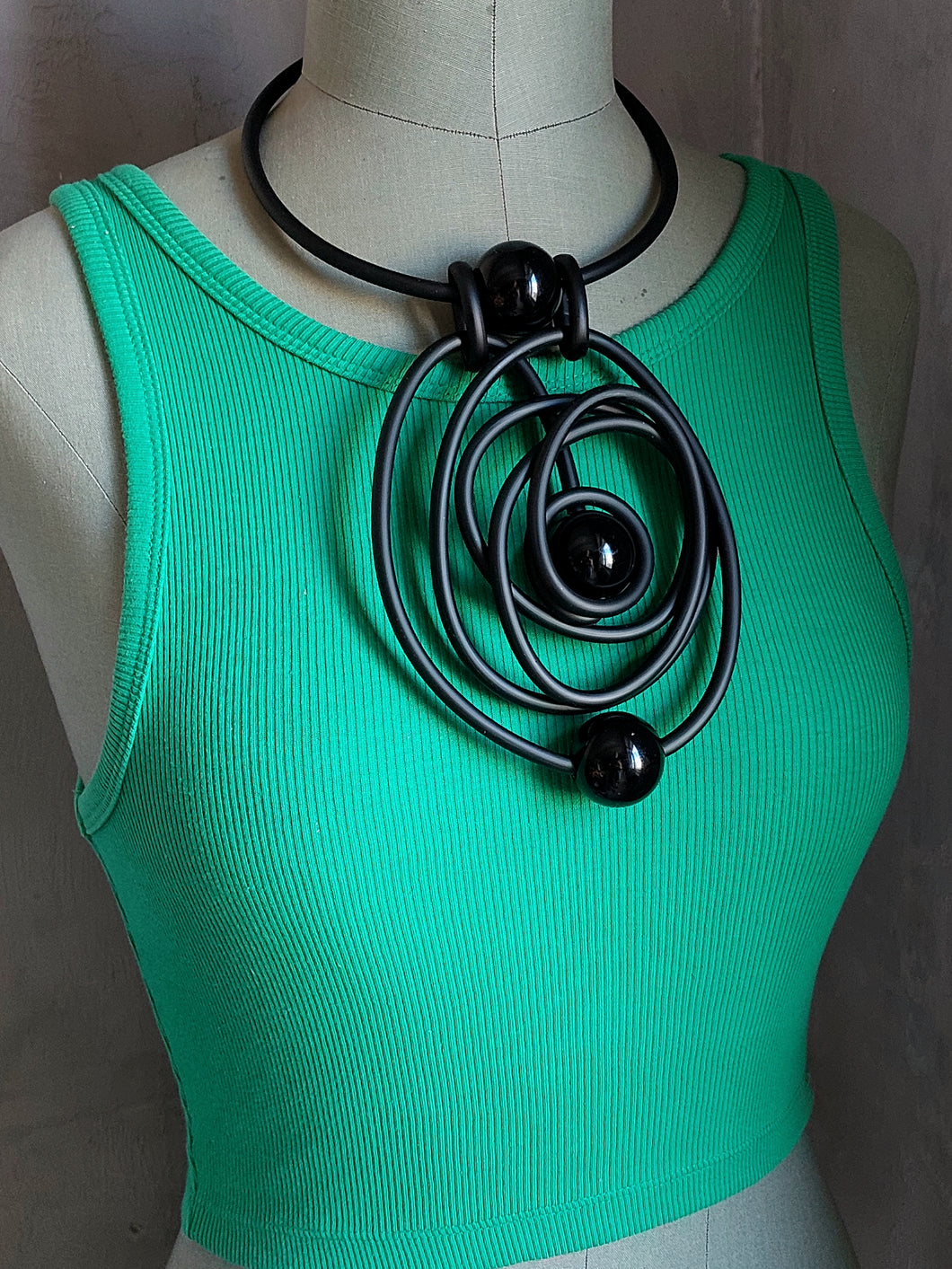 Collana vortex total black